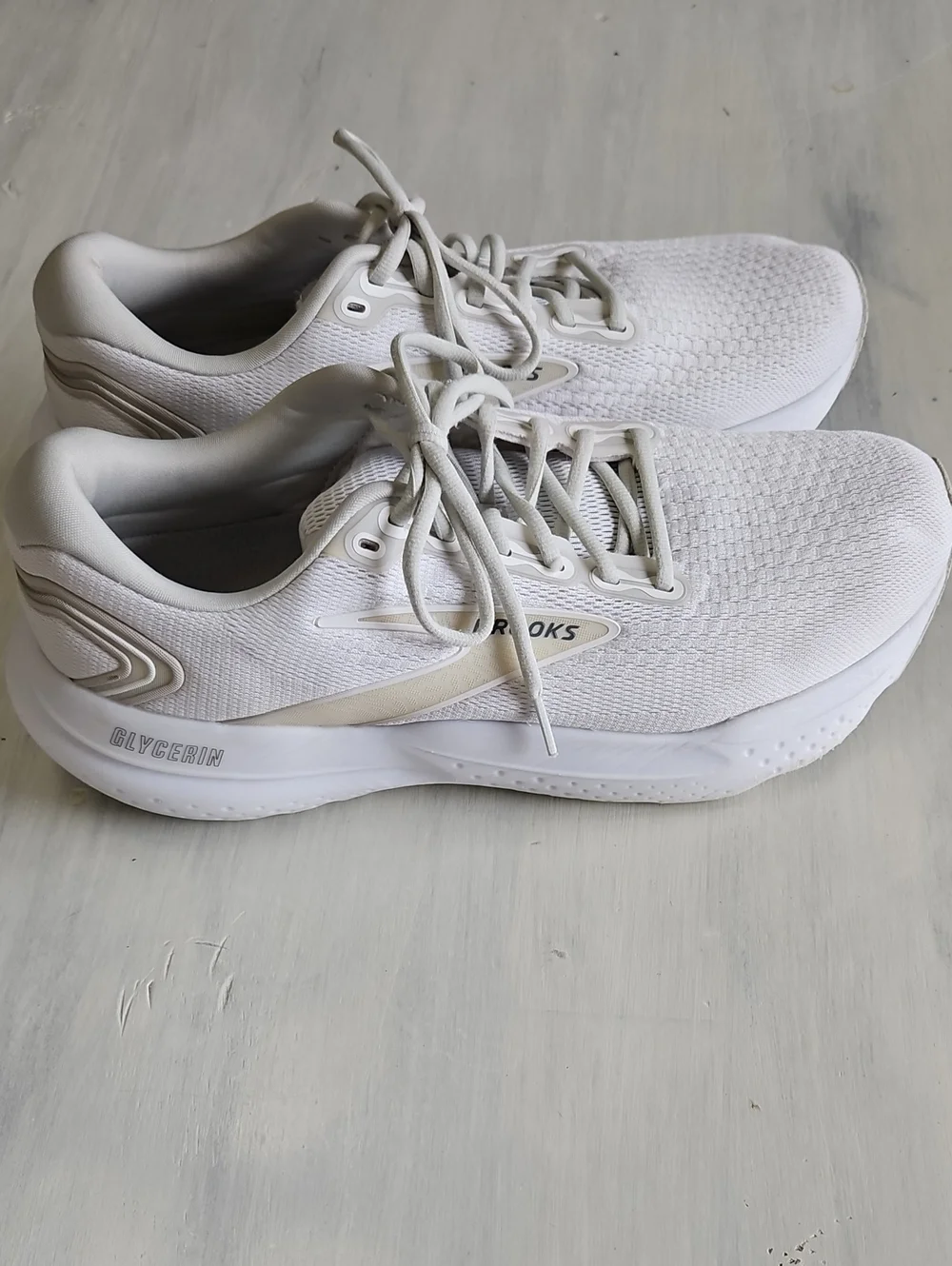 Brooks size 11